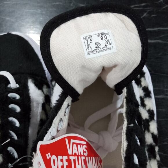 Vans Old Skool unisex Sherpa Checkerboard sneakers Womens Size 9 Mens size 7.5 - Picture 7 of 7